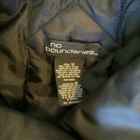 No boundaries black cold weather coat with gray color. Girls size 16. - Picture 5 of 5